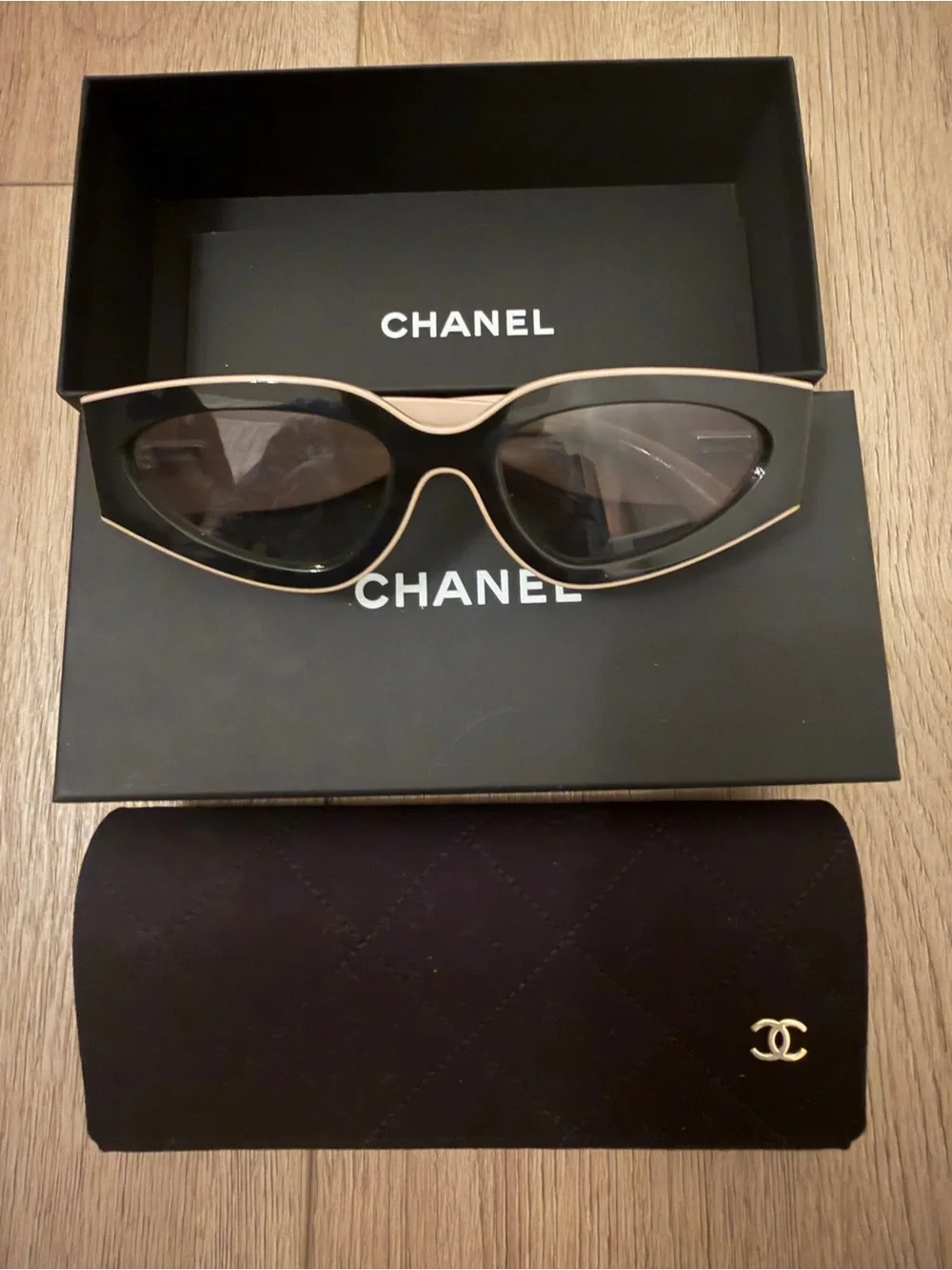 CHANEL Beige and Black Cat-Eye Sunglasses with CC Logo
